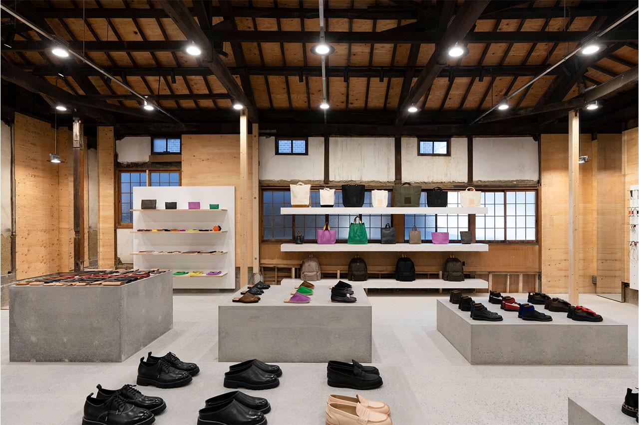 Hender在Kansai地区开设了第一家直营店